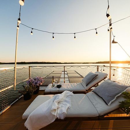 Domek Na Wodzie - Houseboat -Sauna, Taras Na Dachu, Dwie Sypialnie Mikołajki Buitenkant foto