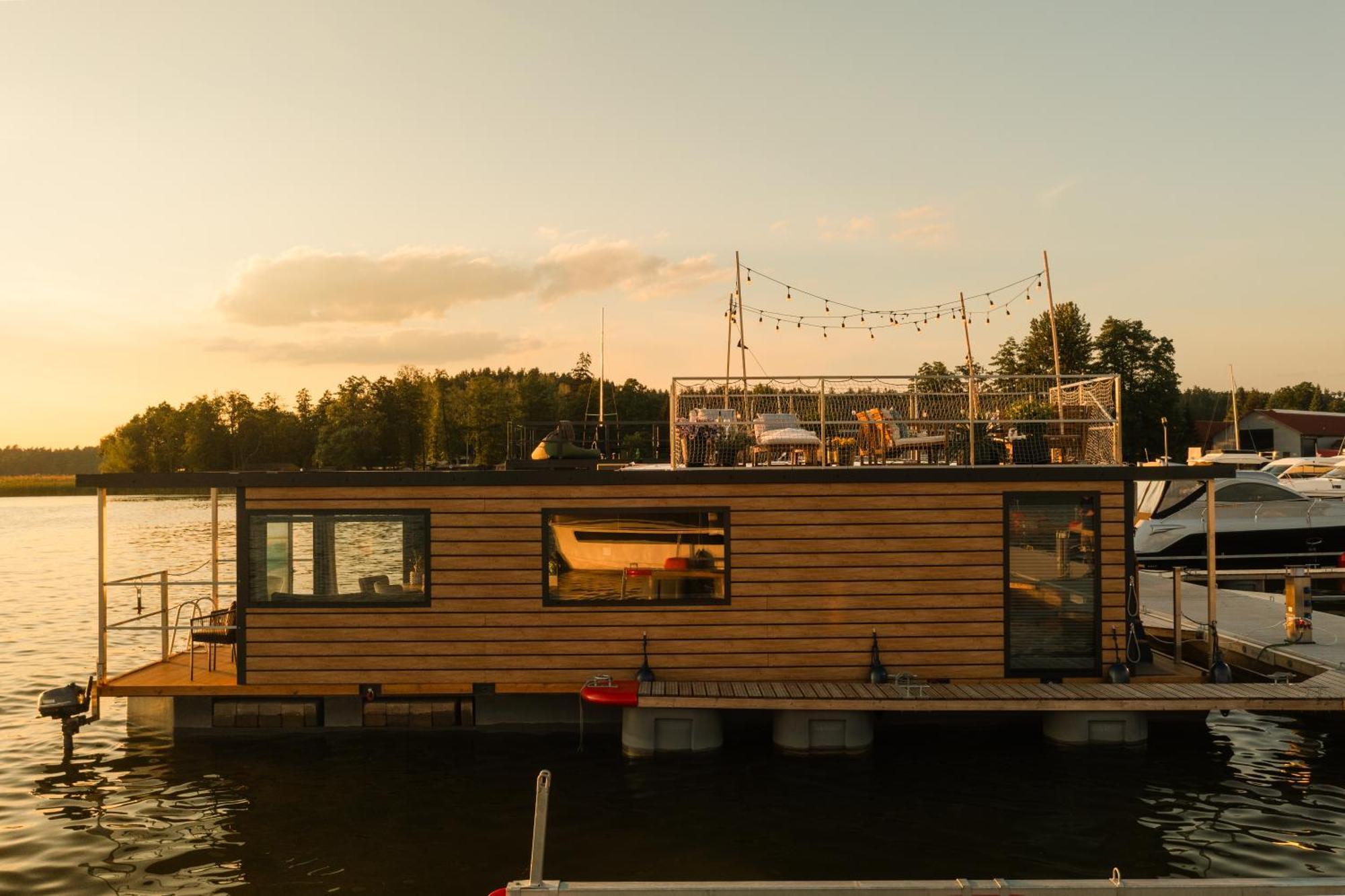 Domek Na Wodzie - Houseboat -Sauna, Taras Na Dachu, Dwie Sypialnie Mikołajki Buitenkant foto