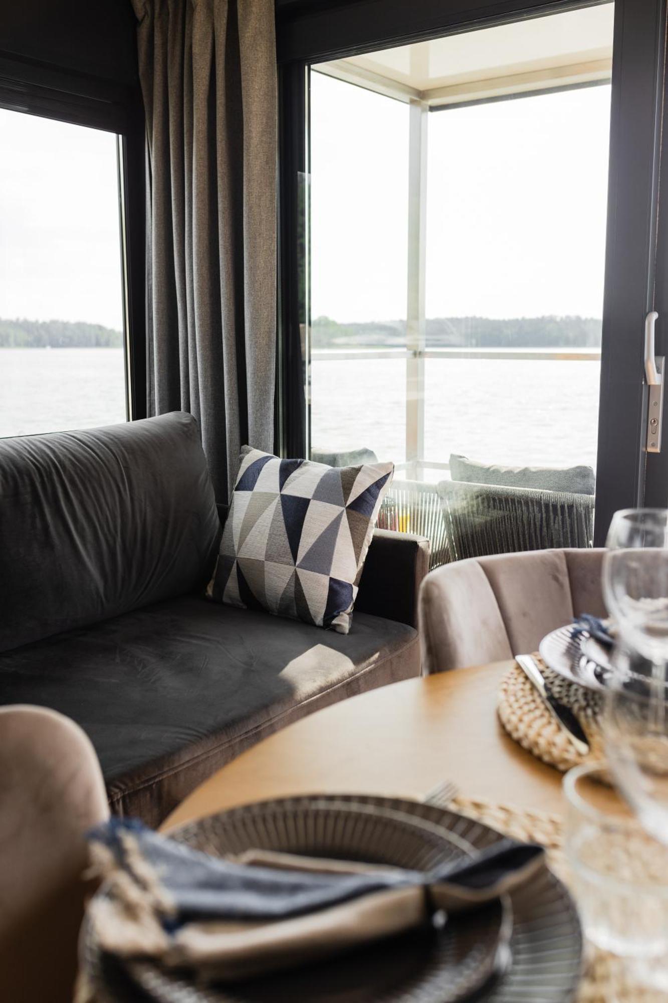 Domek Na Wodzie - Houseboat -Sauna, Taras Na Dachu, Dwie Sypialnie Mikołajki Buitenkant foto