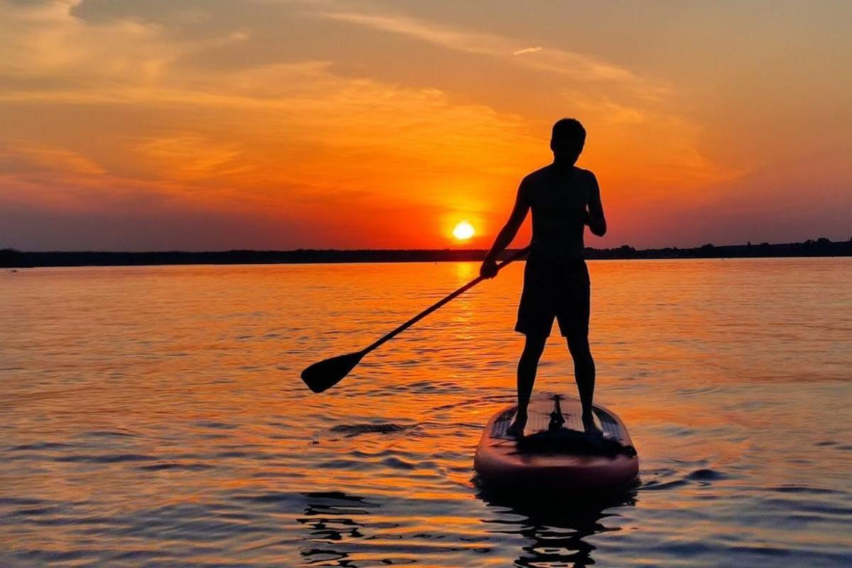 Domek Na Wodzie - Houseboat -Sauna, Taras Na Dachu, Dwie Sypialnie Mikołajki Buitenkant foto