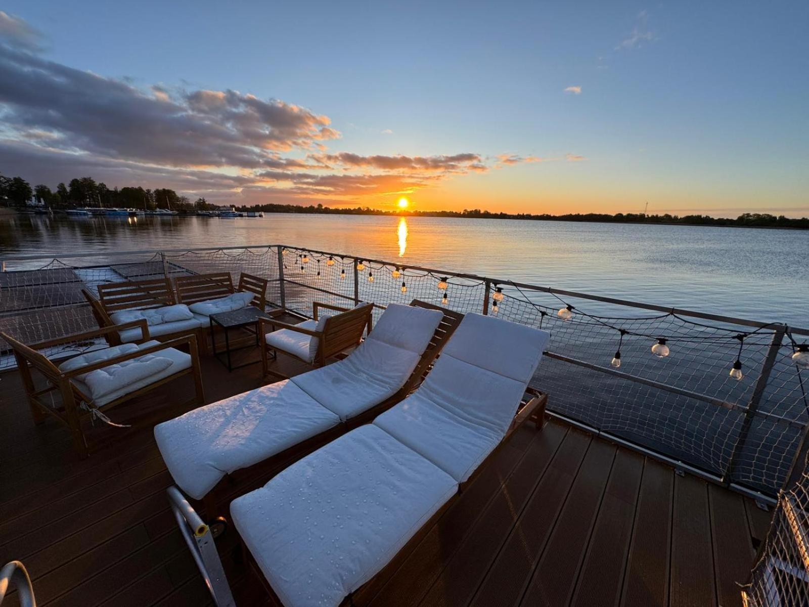 Domek Na Wodzie - Houseboat -Sauna, Taras Na Dachu, Dwie Sypialnie Mikołajki Buitenkant foto