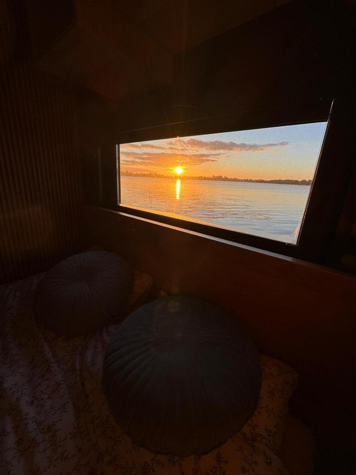 Domek Na Wodzie - Houseboat -Sauna, Taras Na Dachu, Dwie Sypialnie Mikołajki Buitenkant foto
