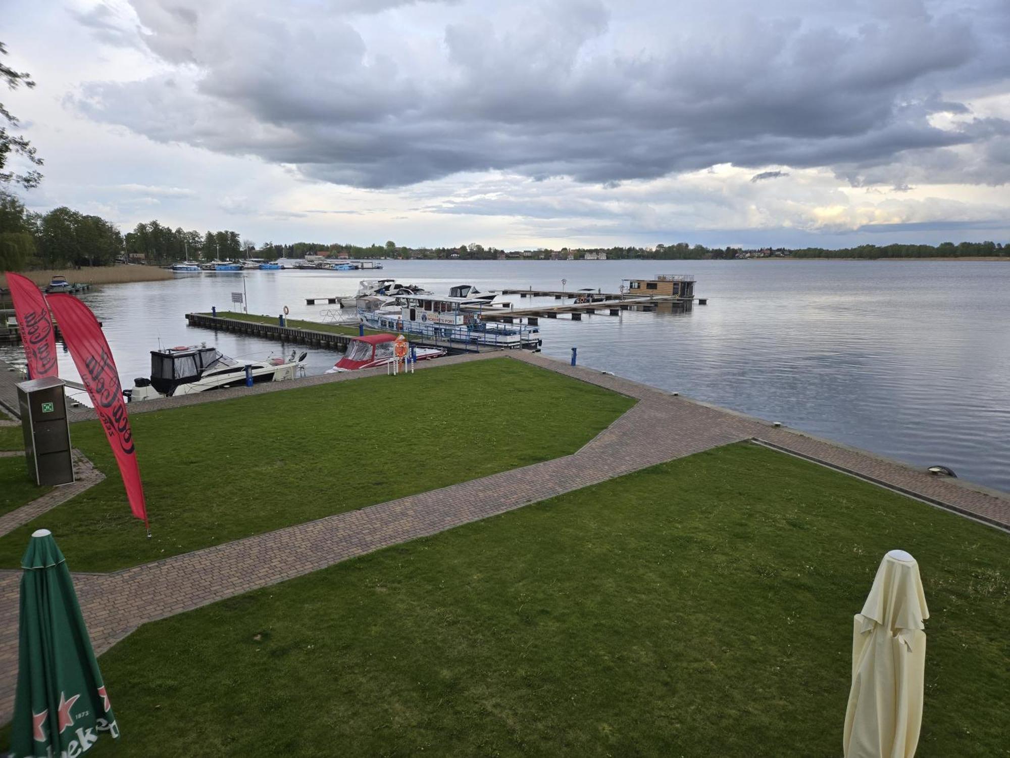 Domek Na Wodzie - Houseboat -Sauna, Taras Na Dachu, Dwie Sypialnie Mikołajki Buitenkant foto