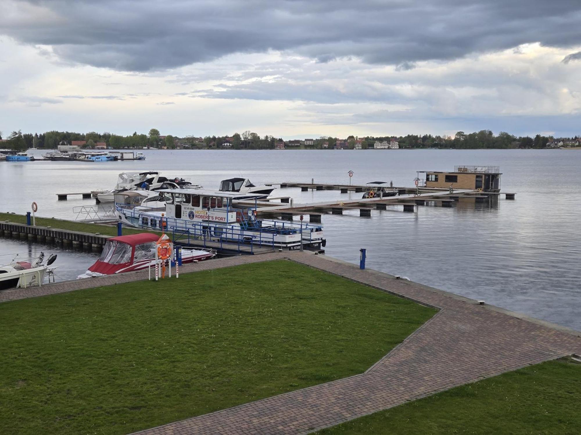 Domek Na Wodzie - Houseboat -Sauna, Taras Na Dachu, Dwie Sypialnie Mikołajki Buitenkant foto